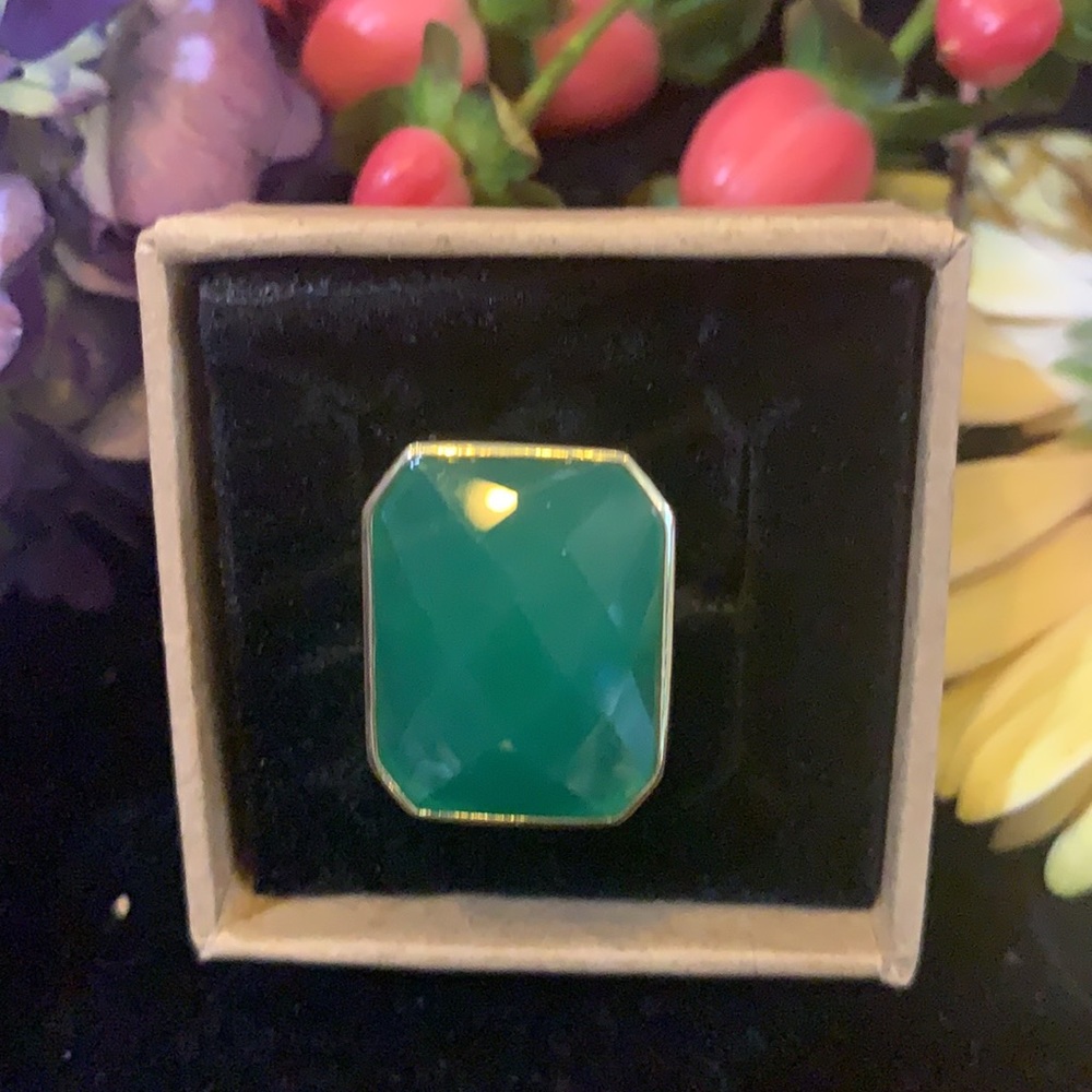💎💍Green Chalcedony & 18k Gold Pleated Ring💎💍